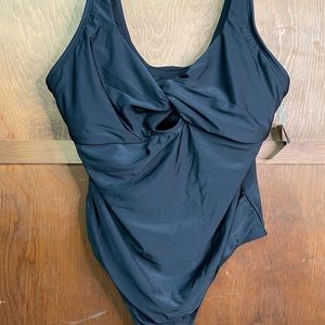 Nwt Kona swimsuit Blk sz 24